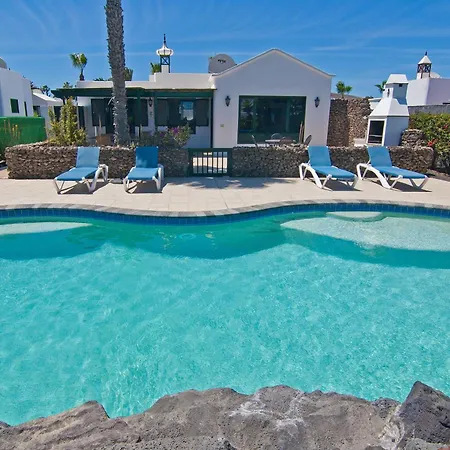 Casa Palmeras, Punta Limones, Playa Blanca, Lanzarote Tatil Evi *